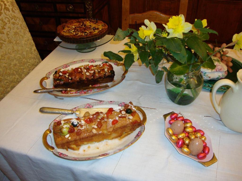 Domaine De La Dame De Lauriere Bed & Breakfast Solignac Bagian luar foto