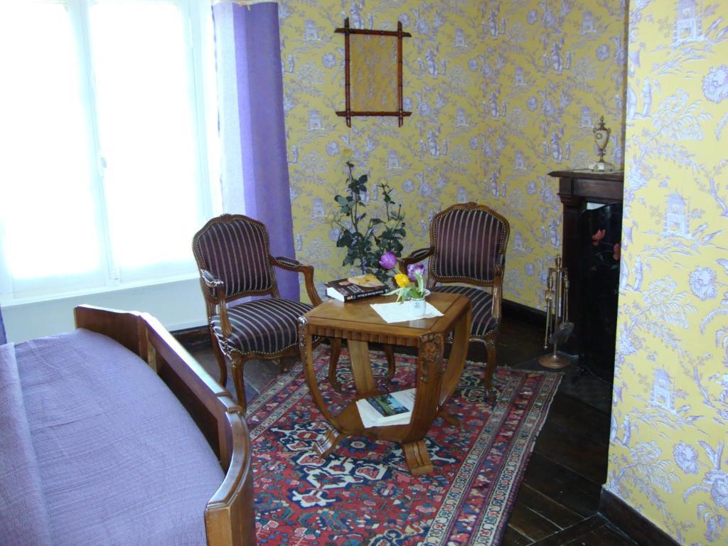 Domaine De La Dame De Lauriere Bed & Breakfast Solignac Ruang foto