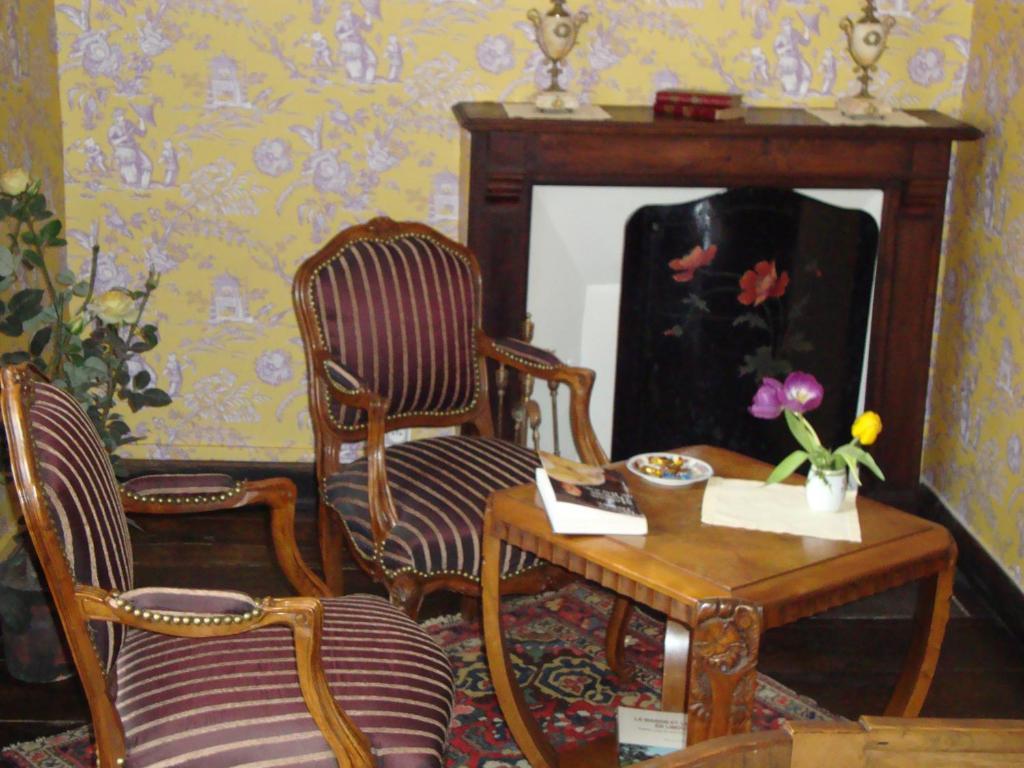 Domaine De La Dame De Lauriere Bed & Breakfast Solignac Ruang foto
