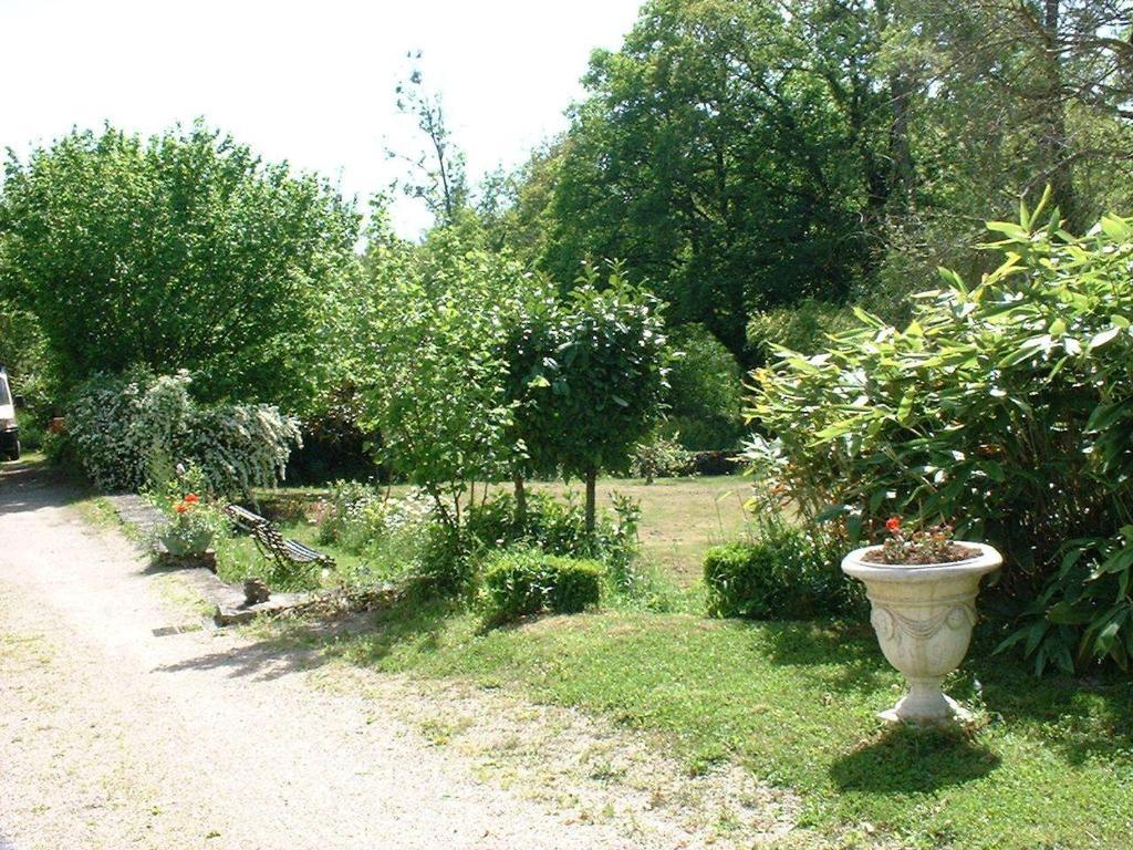 Domaine De La Dame De Lauriere Bed & Breakfast Solignac Bagian luar foto
